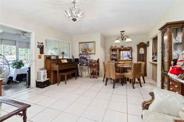 3528 La Mar Ct D-1, Green Acres, FL 33463