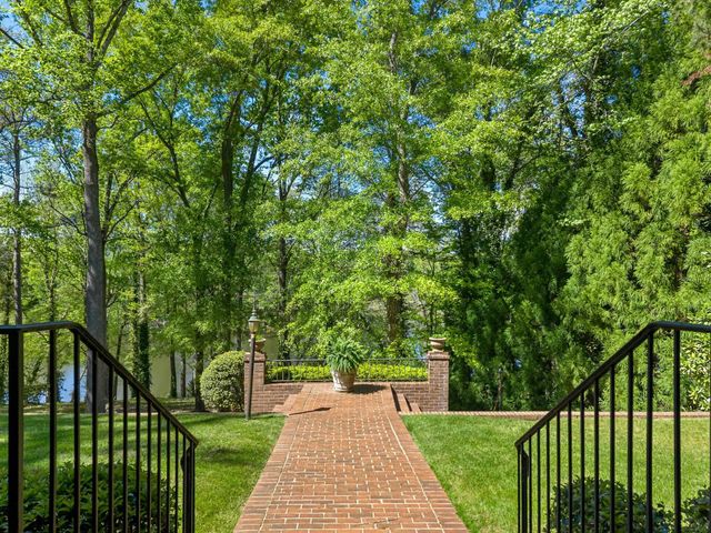 365 Twin Oaks Drive, County, SC 29306