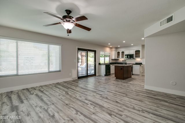 6620 W LOUISE Drive, Glendale, AZ 85310