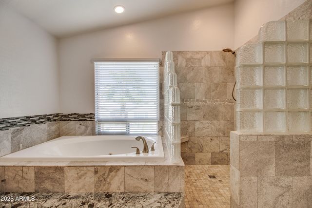 6620 W LOUISE Drive, Glendale, AZ 85310