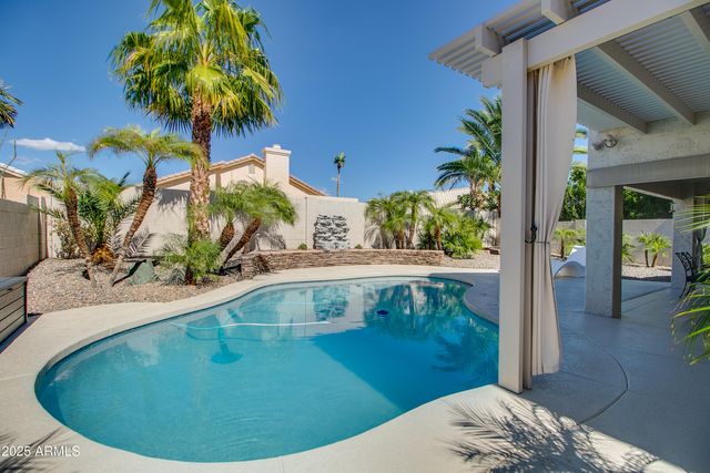 6620 W LOUISE Drive, Glendale, AZ 85310