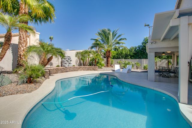 6620 W LOUISE Drive, Glendale, AZ 85310