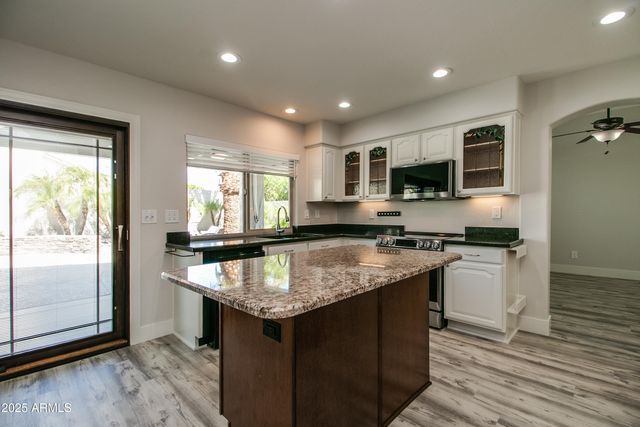 6620 W LOUISE Drive, Glendale, AZ 85310