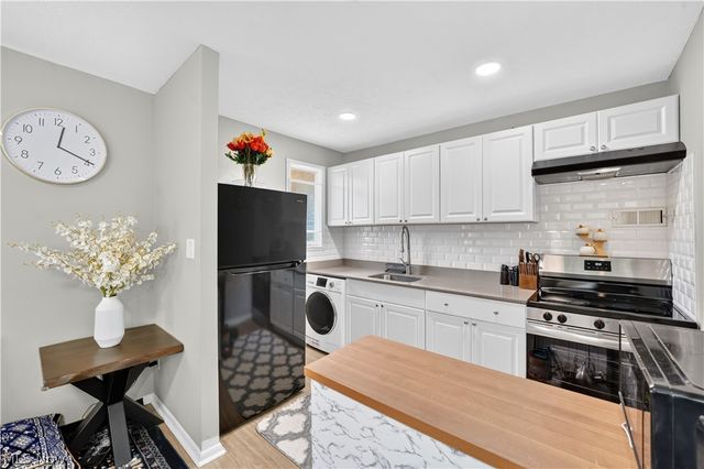 10402 N Church Drive 405, Parma Heights, OH 44130