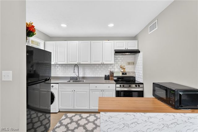 10402 N Church Drive 405, Parma Heights, OH 44130