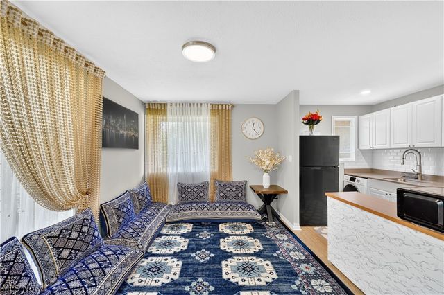 10402 N Church Drive 405, Parma Heights, OH 44130