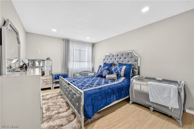 10402 N Church Drive 405, Parma Heights, OH 44130