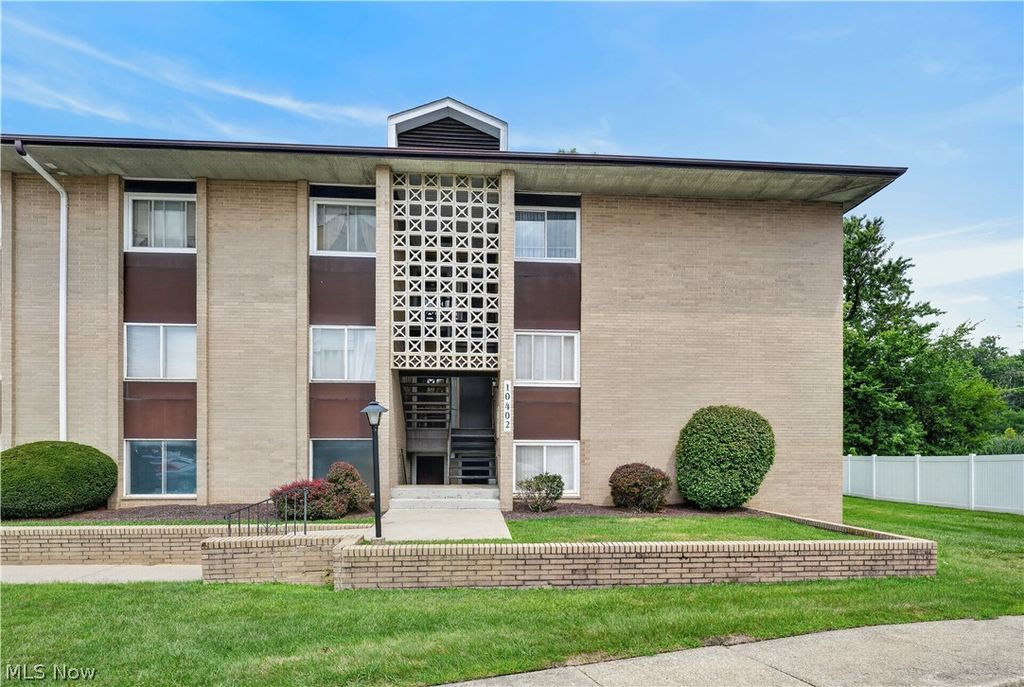 10402 N Church Drive 405, Parma Heights, OH 44130
