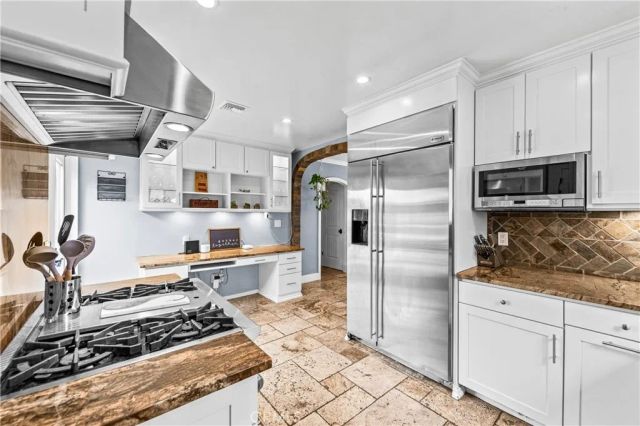 15001 Victoria, Huntington Beach, CA 92647
