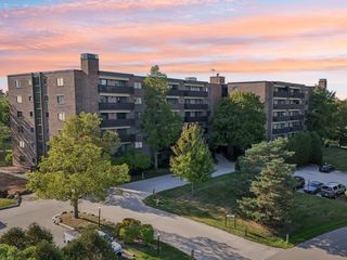 920 Vose Drive 106, Gurnee, IL 60031