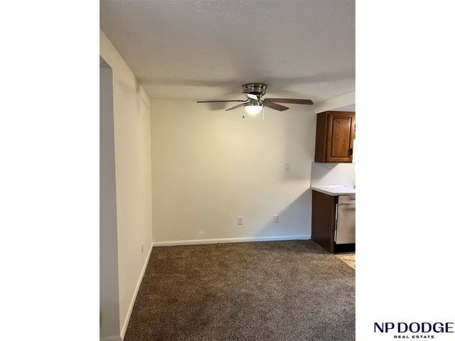 120 S 38 Avenue APT 15, Omaha, NE 68131