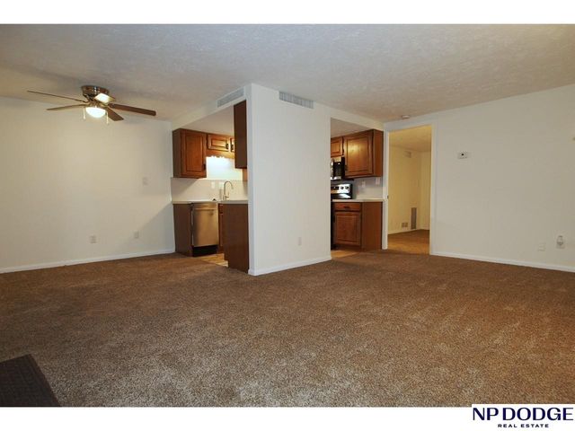 120 S 38 Avenue APT 15, Omaha, NE 68131