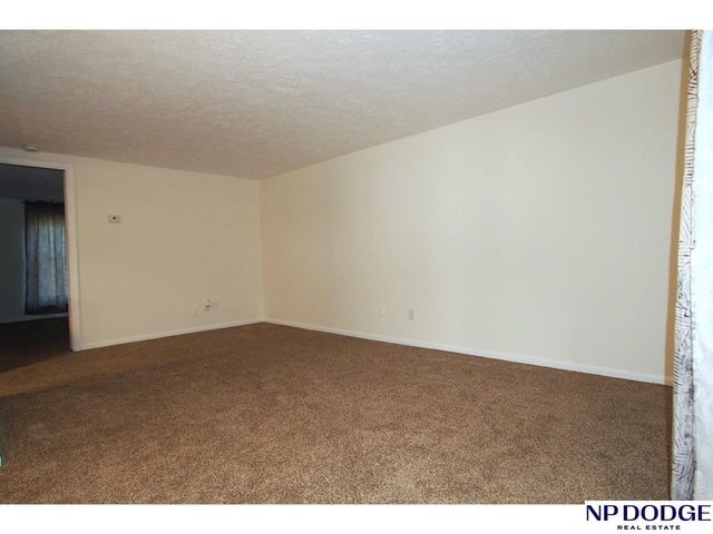 120 S 38 Avenue APT 15, Omaha, NE 68131