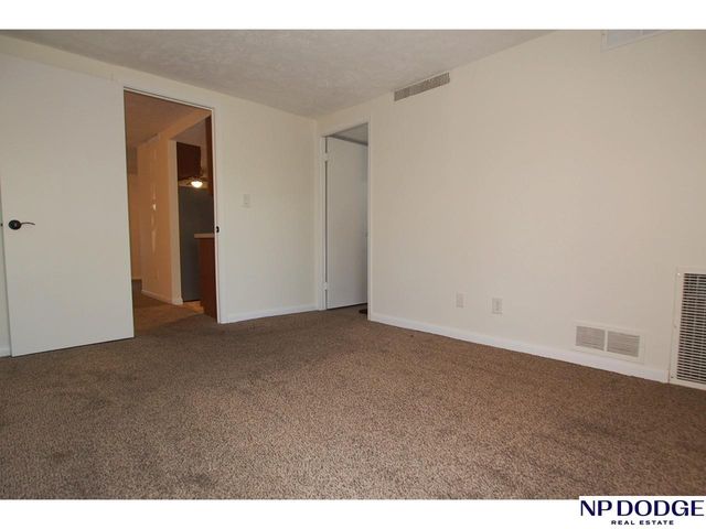 120 S 38 Avenue APT 15, Omaha, NE 68131