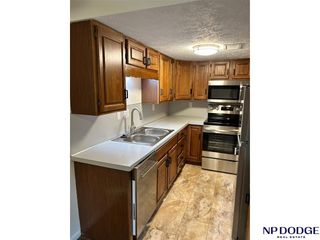 120 S 38 Avenue APT 15, Omaha, NE 68131