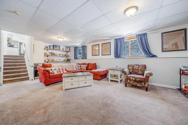 1951 AMY JO DRIVE, Oshkosh, WI 54904