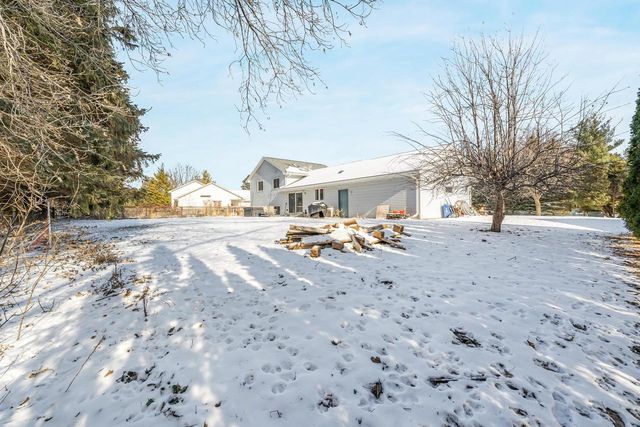 1951 AMY JO DRIVE, Oshkosh, WI 54904