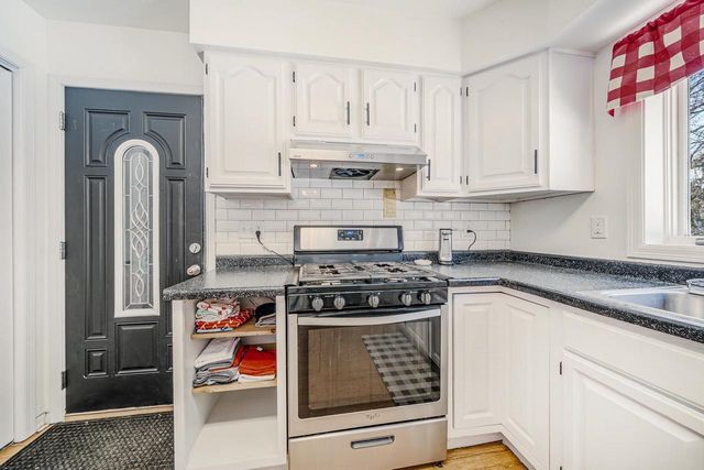 1951 AMY JO DRIVE, Oshkosh, WI 54904