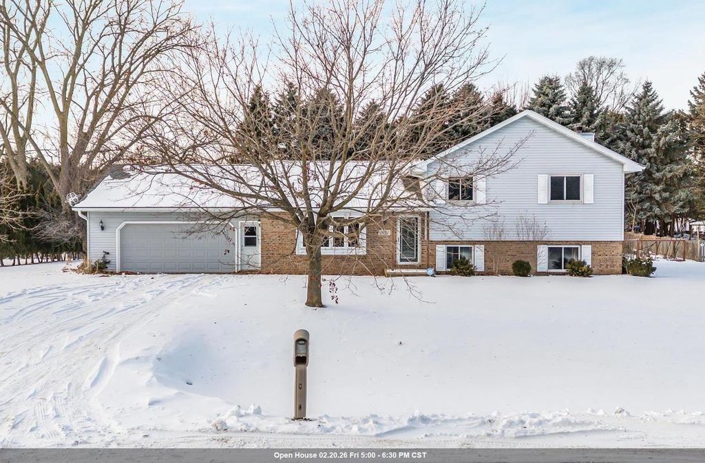 1951 AMY JO DRIVE, Oshkosh, WI 54904