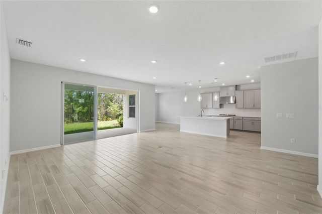 1645 TRAILHEAD LANE, Zephyrhills, FL 33541