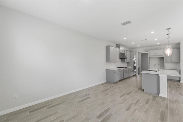 1645 TRAILHEAD LANE, Zephyrhills, FL 33541