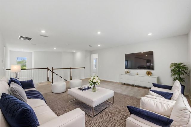 1645 TRAILHEAD LANE, Zephyrhills, FL 33541