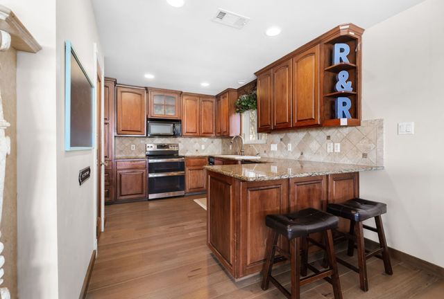 8007 Sharon Road, Volente, TX 78641