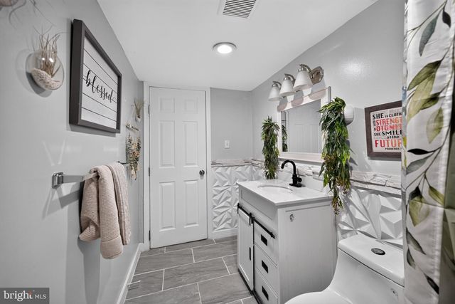 127 SPRING HILL LN, Honey Brook, PA 19344