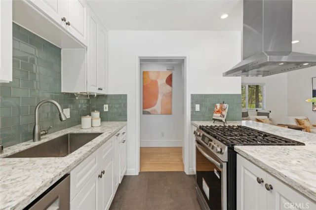 589 Buena Loma Street, Altadena, CA 91001