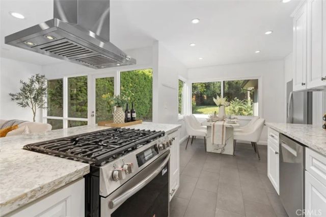 589 Buena Loma Street, Altadena, CA 91001