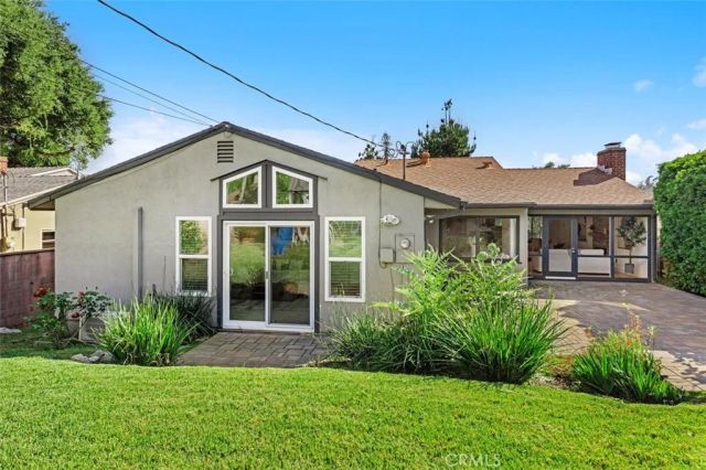 589 Buena Loma Street, Altadena, CA 91001