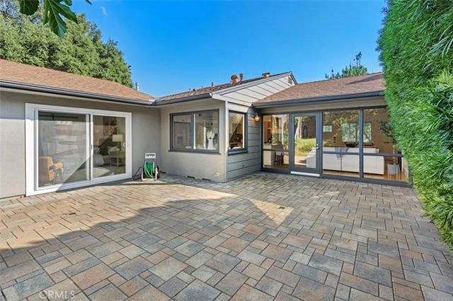 589 Buena Loma Street, Altadena, CA 91001