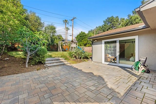 589 Buena Loma Street, Altadena, CA 91001