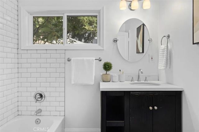 589 Buena Loma Street, Altadena, CA 91001