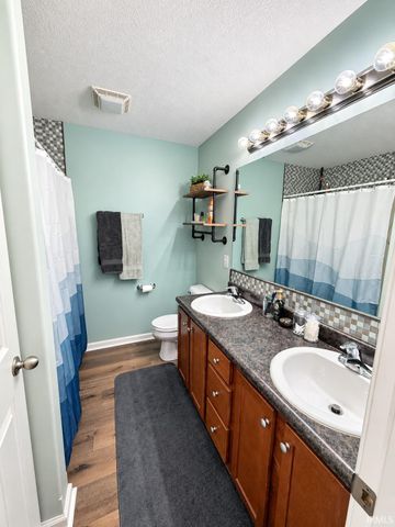 1504 Summerset Ridge Drive, Auburn, IN 46706