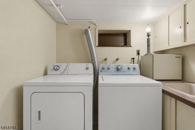489 N Clinton St, East Orange City, NJ 07017