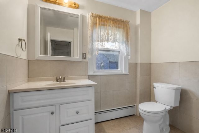 489 N Clinton St, East Orange City, NJ 07017