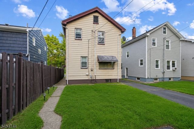 489 N Clinton St, East Orange City, NJ 07017
