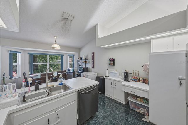 8054 KAITLIN CIRCLE, Lakeland, FL 33810