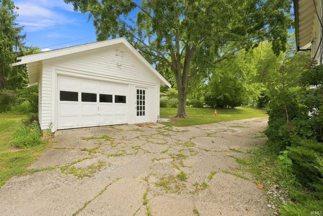 3011 Getz Rd, Fort Wayne, IN 46804