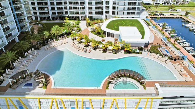 220 Lake Shore Drive 612, Lake Park, FL 33403