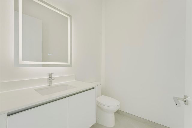 220 Lake Shore Drive 612, Lake Park, FL 33403