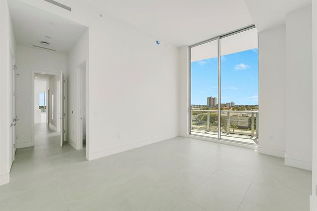 220 Lake Shore Drive 612, Lake Park, FL 33403