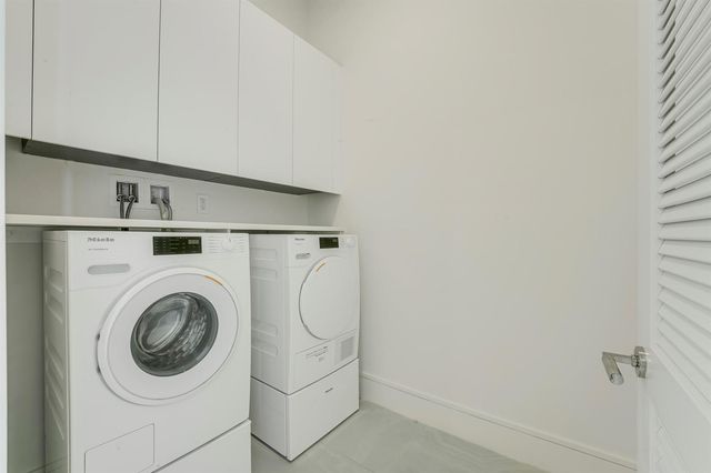 220 Lake Shore Drive 612, Lake Park, FL 33403