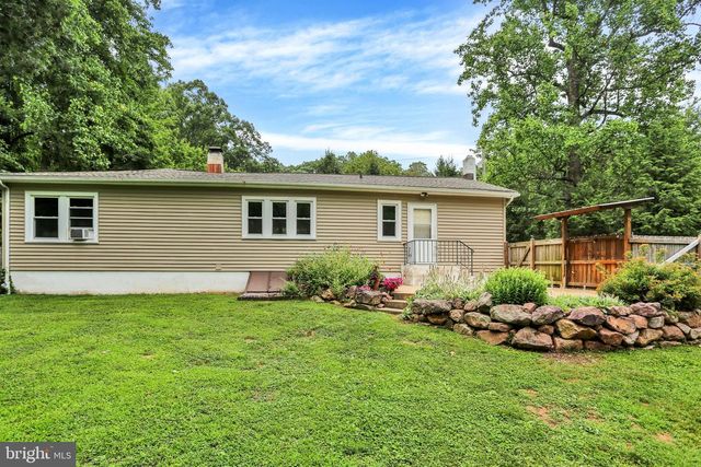 4365 N TWIN VALLEY RD, Morgantown, PA 19543