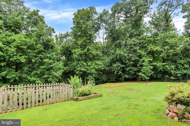 4365 N TWIN VALLEY RD, Morgantown, PA 19543