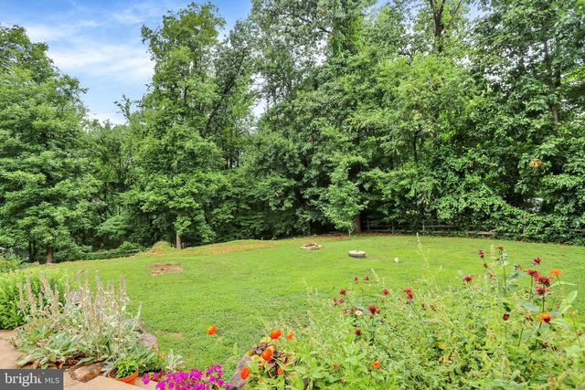4365 N TWIN VALLEY RD, Morgantown, PA 19543