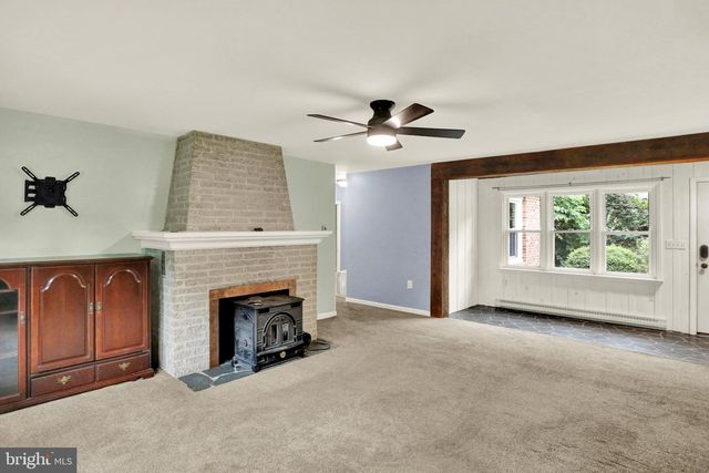 4365 N TWIN VALLEY RD, Morgantown, PA 19543