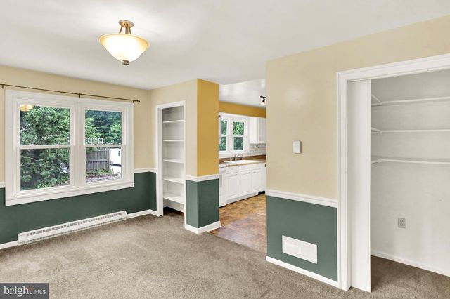 4365 N TWIN VALLEY RD, Morgantown, PA 19543
