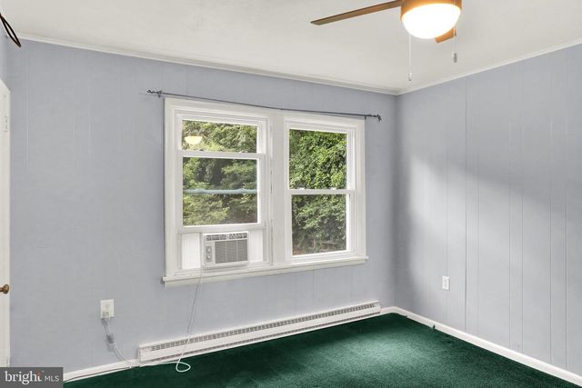 4365 N TWIN VALLEY RD, Morgantown, PA 19543